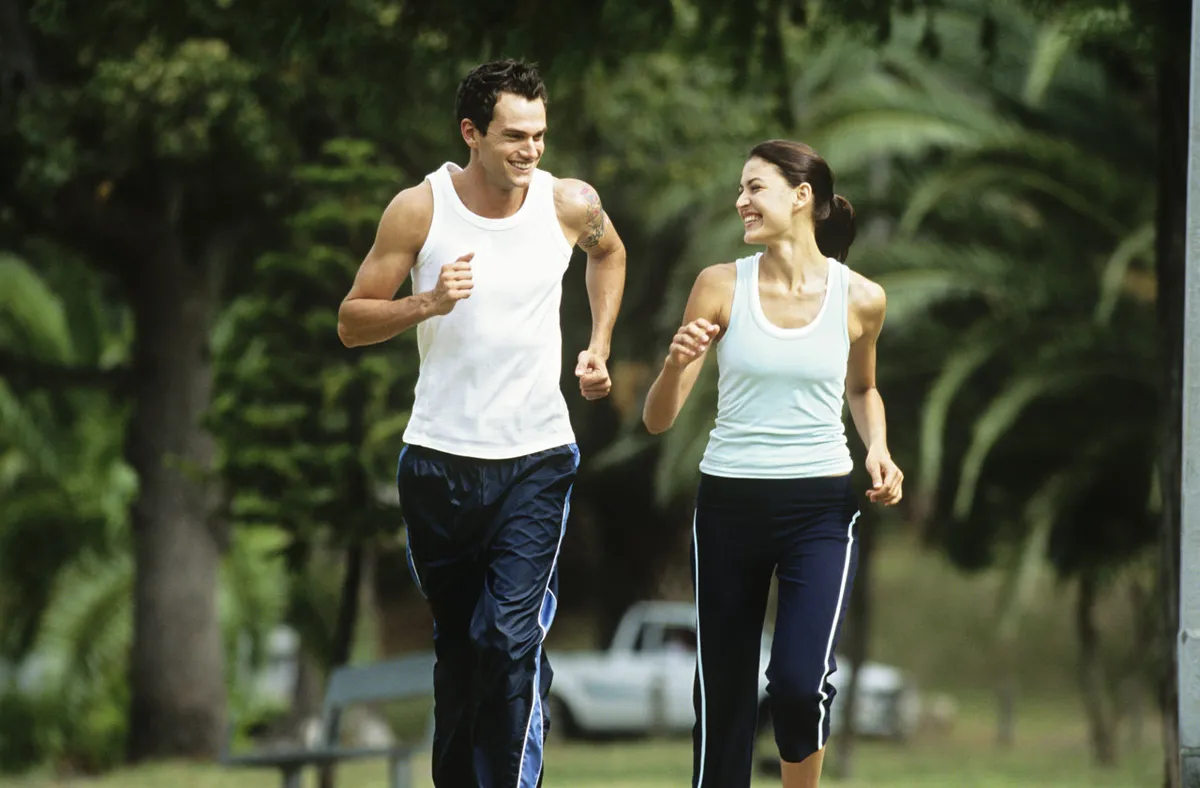 THE 5 REASONS WHY YOU SHOULD WORKOUT TOGETHER